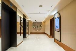 Palais Renaissance (D9), Retail #478842401